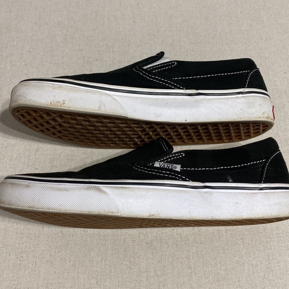 Vans - Picture 2 of 4